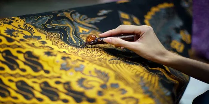 Mengenal Batik: Seni dan Tradisi yang Menjadi Identitas Bangsa