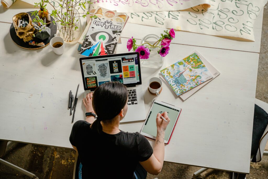 Tren Seni Lukis Digital Makin Populer di Kalangan Muda